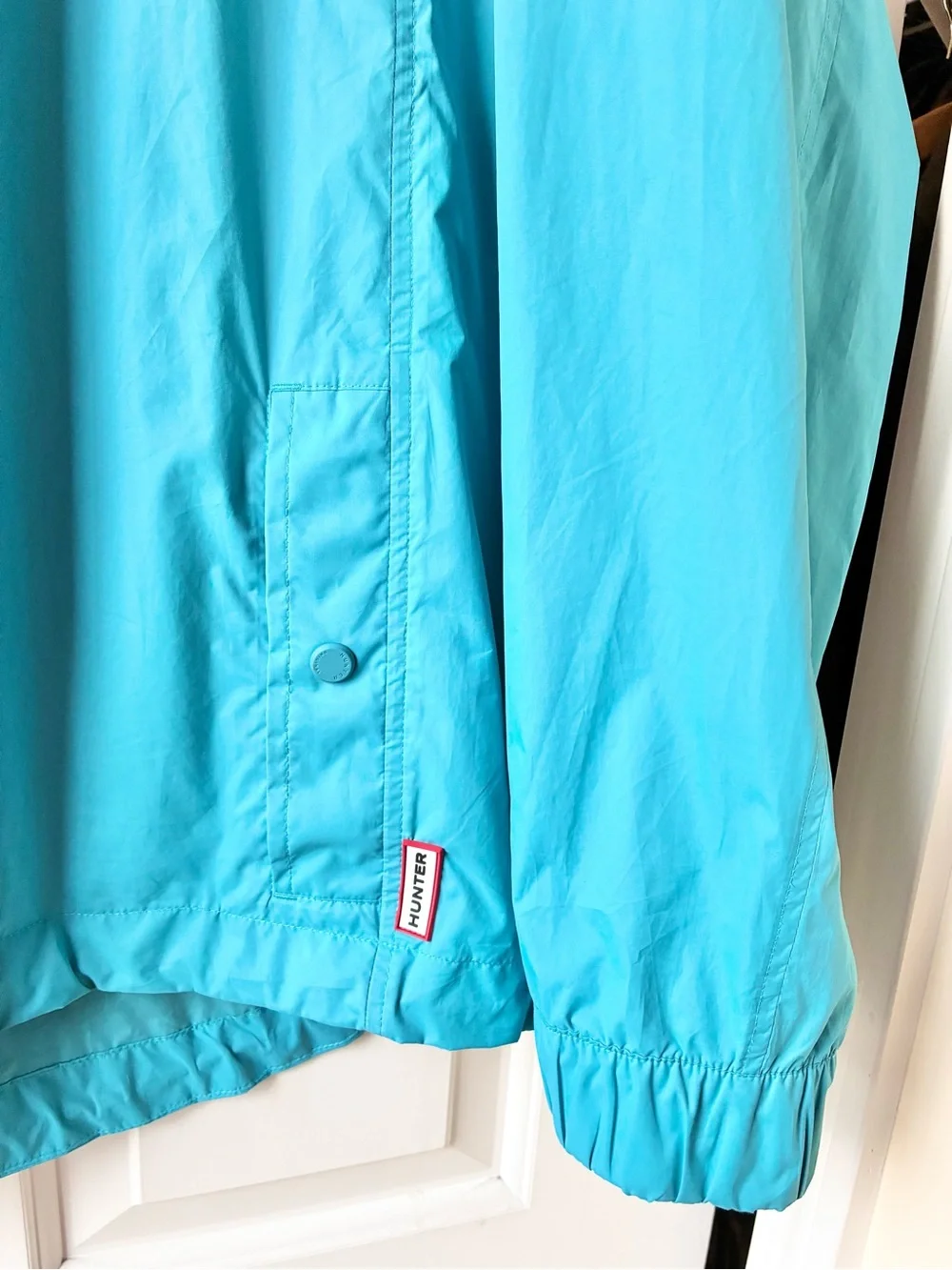 Hunter Men’s Lightweight Rain Ready Windbreaker Jacket Light Blue Aqua Size L